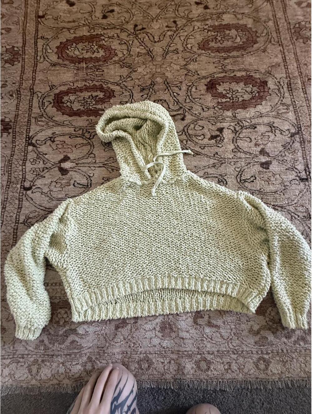 Pilcro Anthropologie crochet light green cropped hoodie in XS